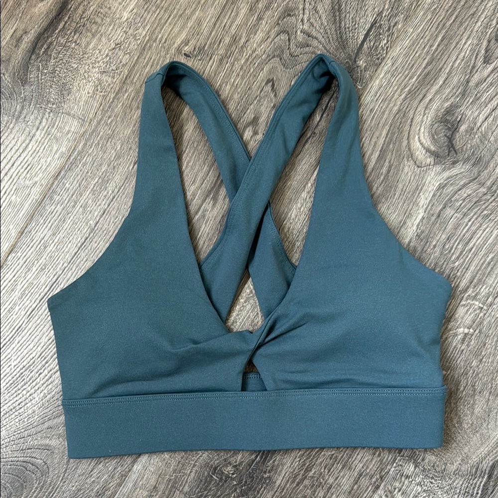 Oasis Twist Medium Impact Sports Bra in Storm Slate - Picture 6 of 10